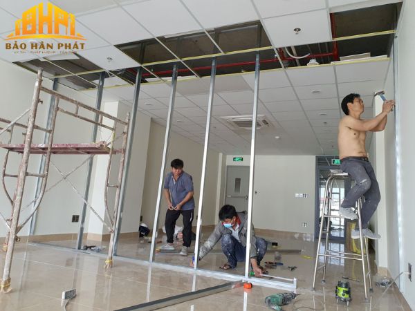 Các Yếu Tố Ảnh Hưởng Đến Giá Thi Công Trần Và Vách Thạch Cao